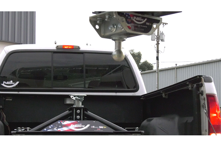 short clip of a PullRite OEX SuperLite hooking into trailer